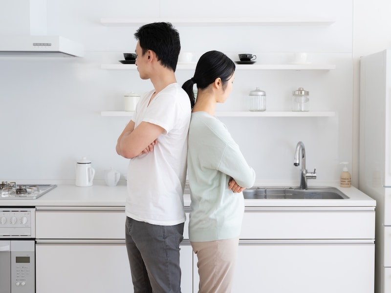 「文句を言うなら自分でやれ」と恫喝する妻にうんざり（画像：PIXTA）