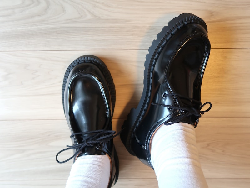 紐の結び方次第でフィットするように調整できるのも◎