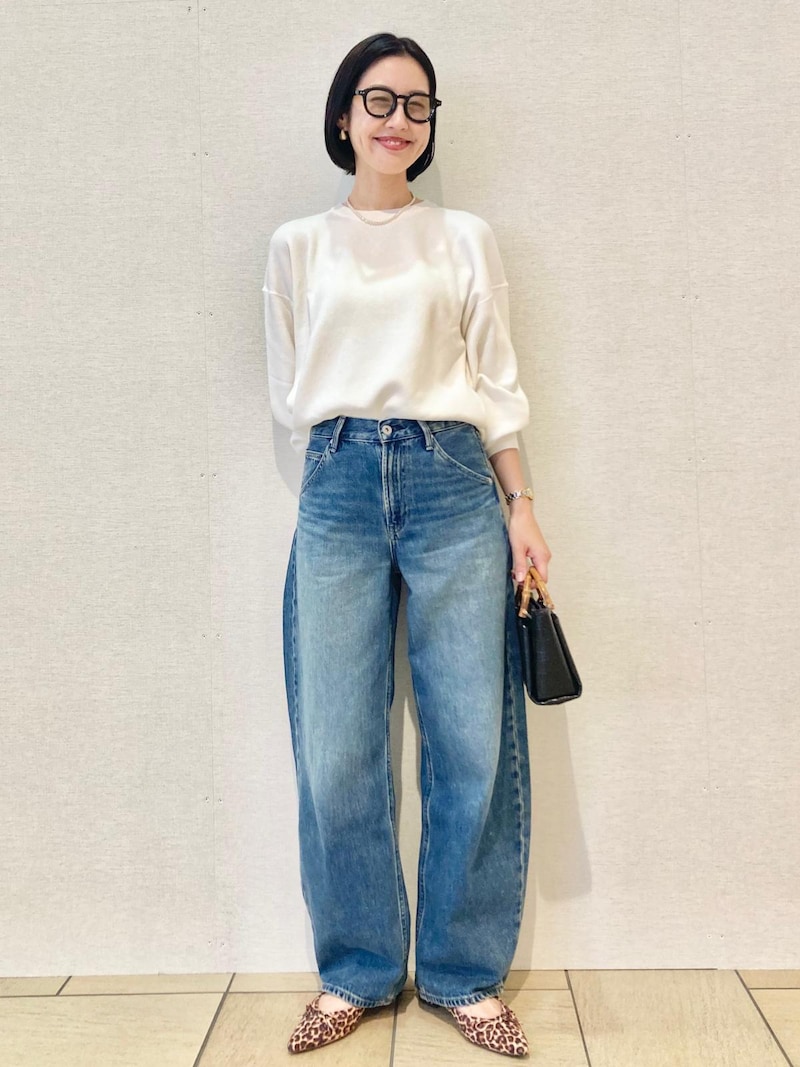 丸みを帯びたシルエットがシンプルコーデを今っぽく見せてくれます　出典：StyleHint