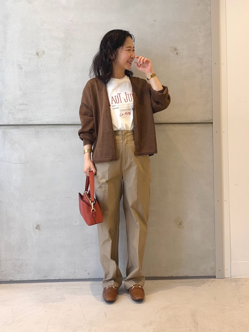 ビットつきのローファーで足もとにきちんと感をプラス　出典：WEAR