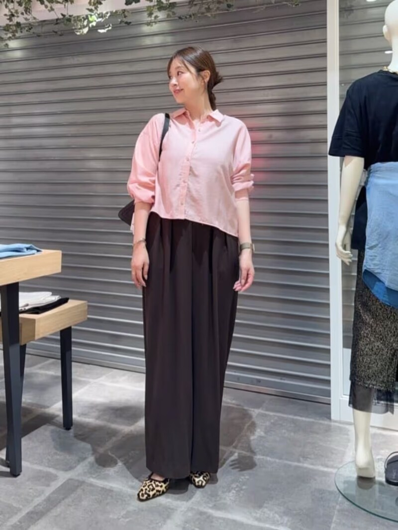 無地コーデのアクセントにぴったり　出典：WEAR
