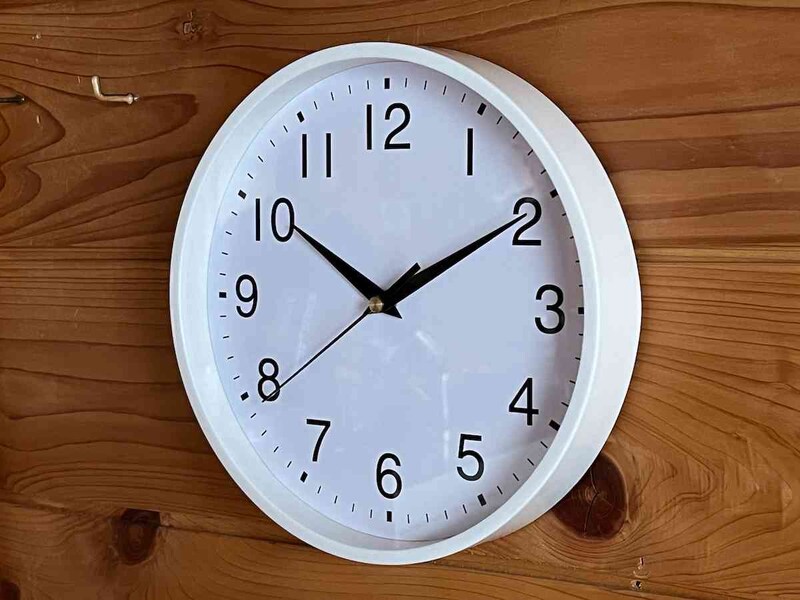 キャンドゥの「静音壁掛け時計 WH」を使ってみる