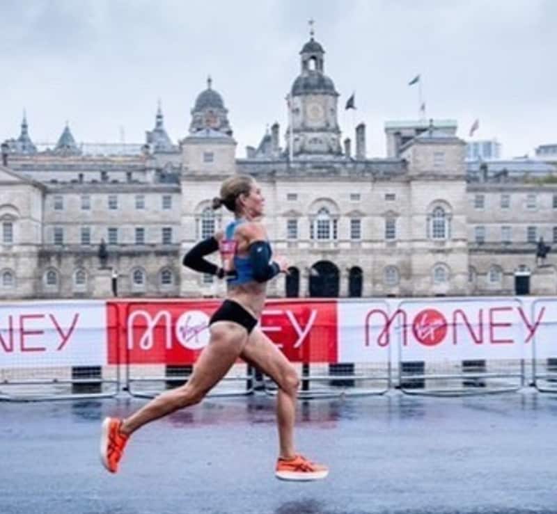 METASPEEDプロトタイプを履いて走るサラ・ホール選手※画像：サラ・ホール選手Instagram