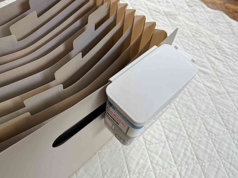 キャンドゥの「ファイルBOXにかけられるミニゴミ箱」