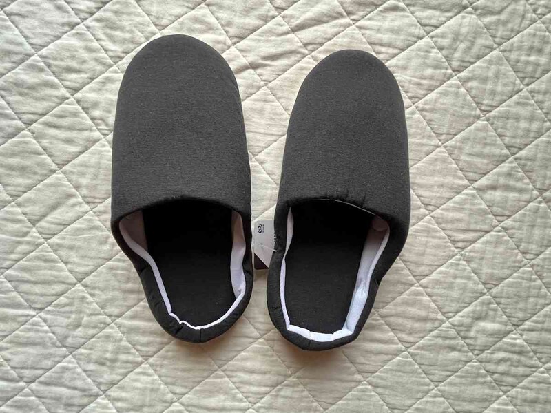 キャンドゥの「ルームスリッパ ブラック」