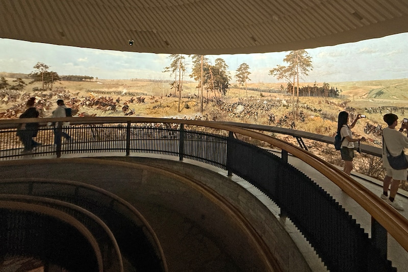 360度の展示空間に広がるパノラマ画「ラツワヴィツェの戦いのパノラマ」