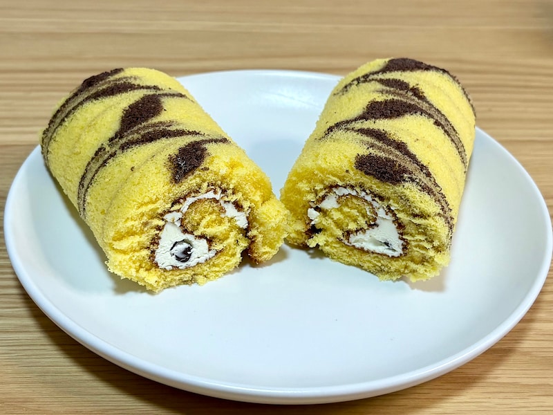 バナナ風味のクリームがたっぷり!ふわふわの生地と相性抜群です。