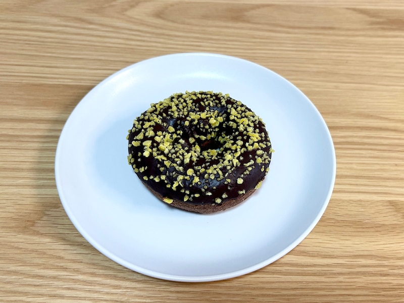 華やかなビジュアルのケーキドーナツ。チョコの味わいを存分に満喫できます!