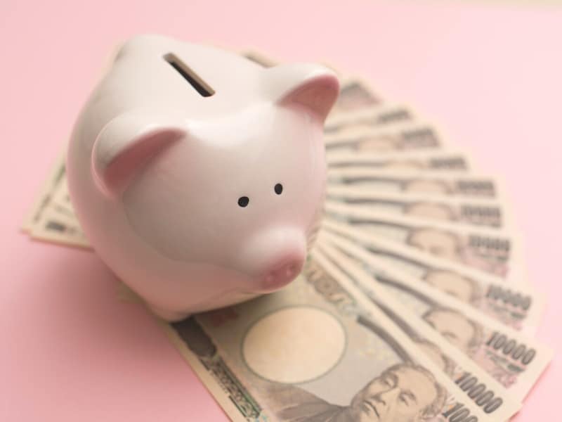 月12万円の年金から天引きされるお金は？（画像：PIXTA）