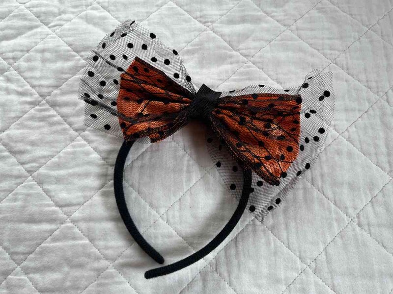 キャンドゥの「レース付きハロウィンカチューシャ」