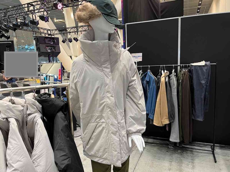 ワークマンの「エックスシェルター(R)断熱αレディース防水ウォームアウター」