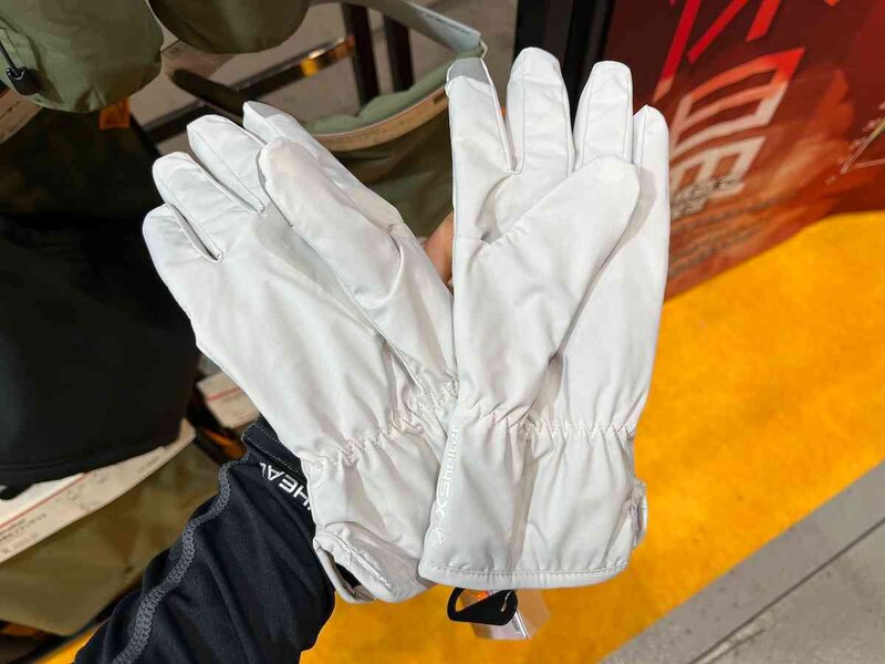 ワークマンの「エックスシェルター(R)断熱βレディースグローブ」