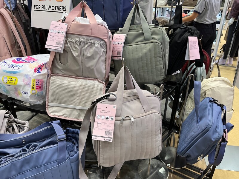 ワークマンの「高撥水マザーズ圧縮ショルダーバッグ」