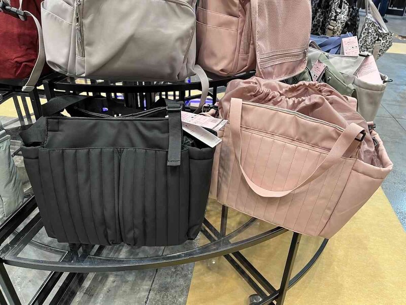 ワークマンの新作トートバッグは、おしゃれ度アップのファッションアイテム