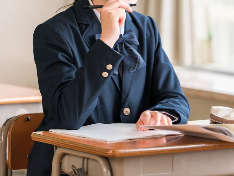 大人社会における優等生の条件とは？（画像出典：PIXTA）