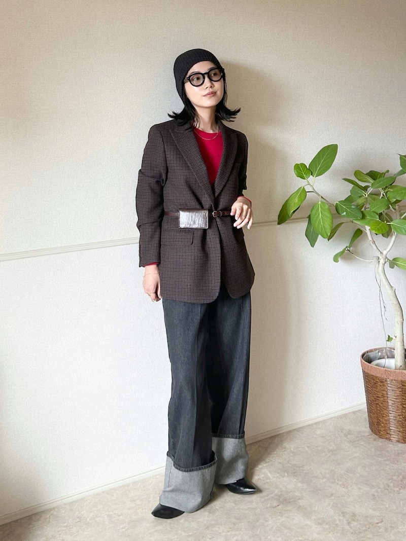 ブラウン系カラーと赤の配色がかわいい! 出典:WEAR