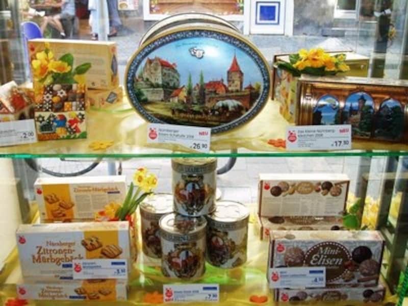 レープクーヘン・シュミットでは、クリスマスのお菓子がいつでも買えます。