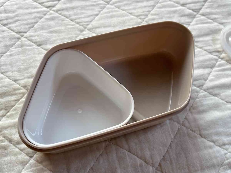 キャンドゥの「おにぎりランチボックス」にはおにぎりの型が付属