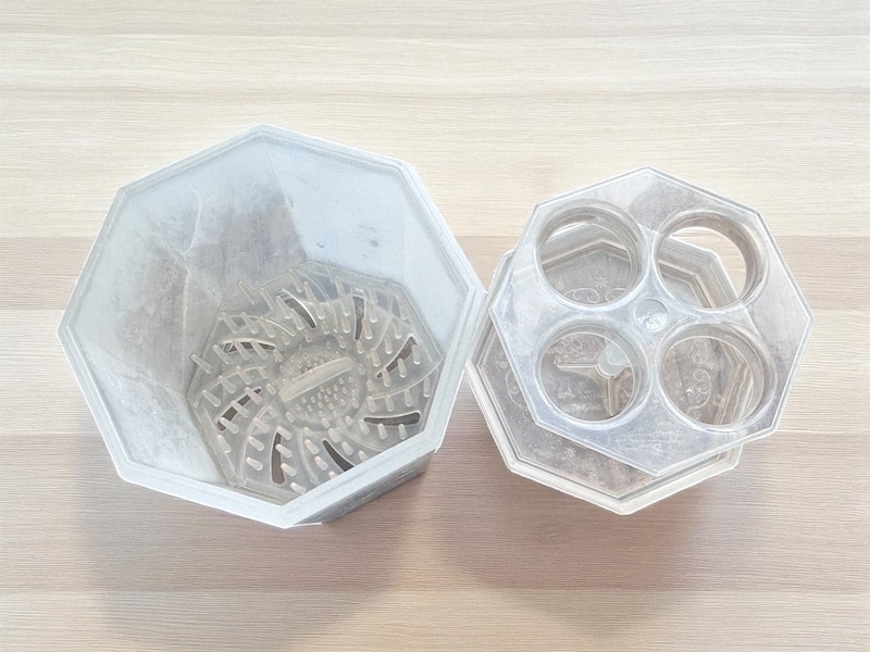 ダイソー「メイクブラシクリーナー」