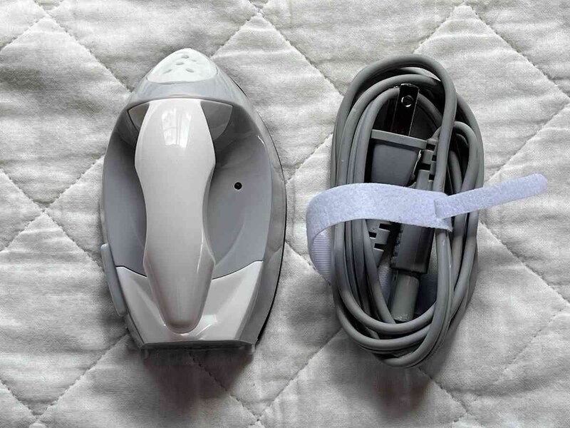 キャンドゥの「プチアイロン」は長さ1.3mのコードつき