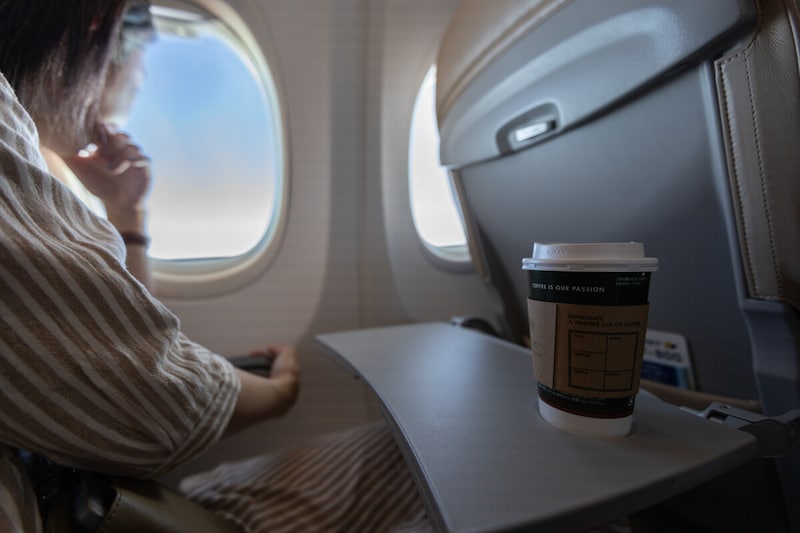 機内