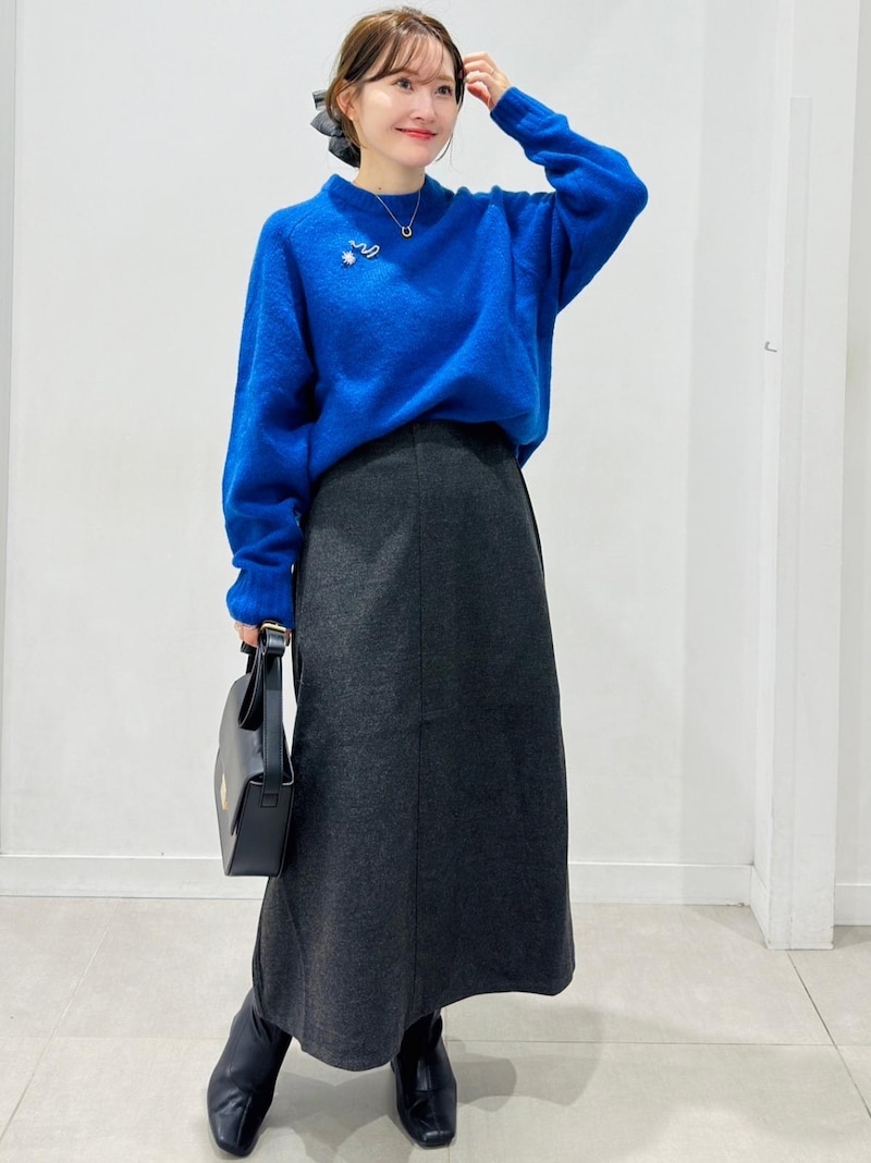 鮮やかなカラーニットも2990円ならトライしやすい! 出典:StyleHint