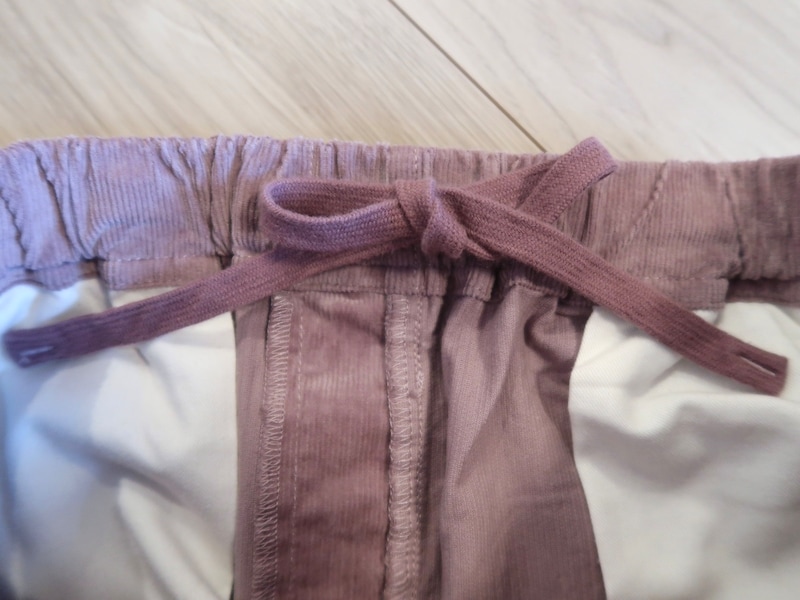 内側で長さを調整できるのも優秀です