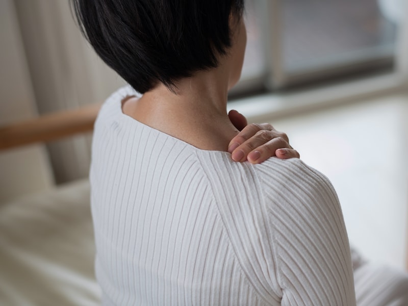 50代が心身ともに厳しいと感じる女性は多い(画像:PIXTA)