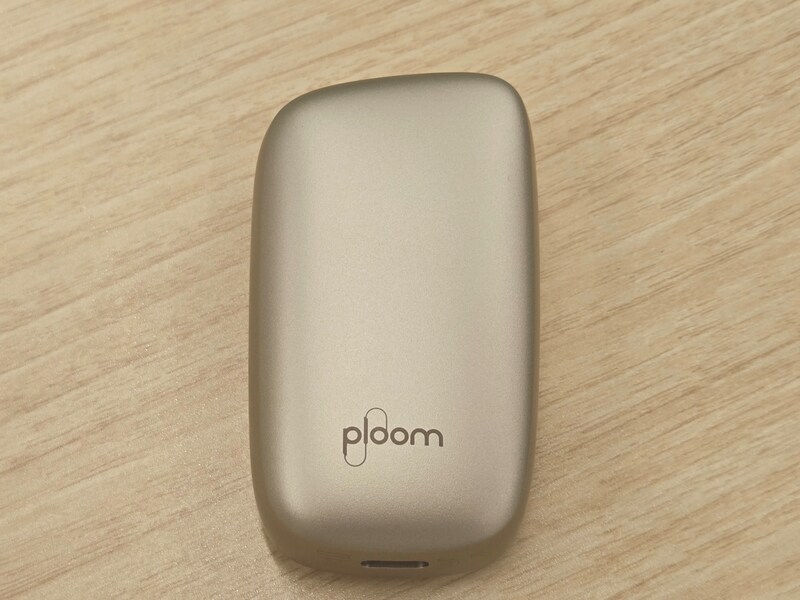 背面にはPloomのロゴ