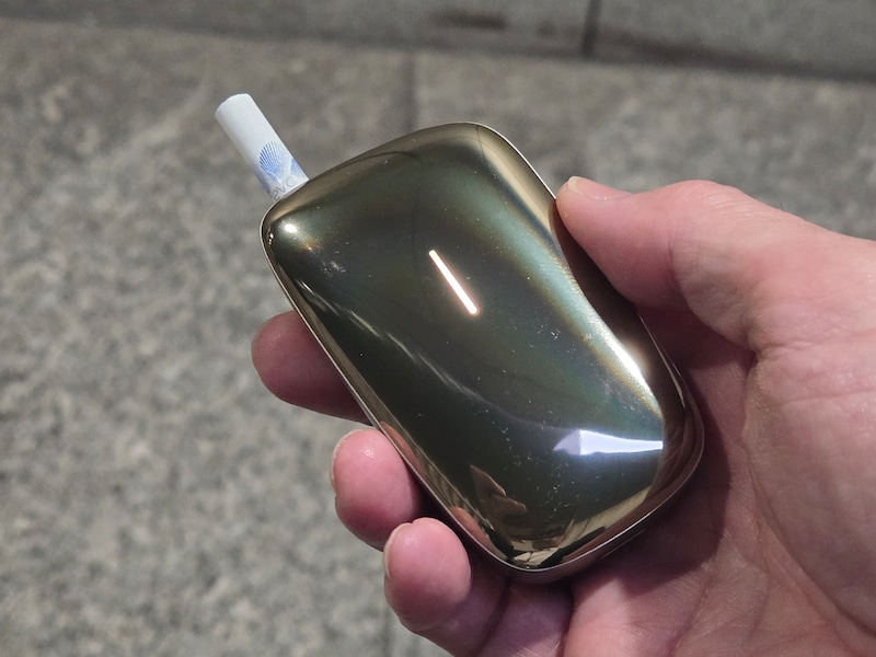 手のひらにすっぽり収まるPloom CUBE