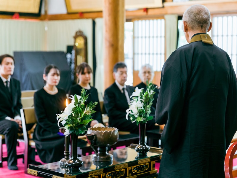 「お布施の明朗会計」が招くリスクとは?トラブルを避け、お寺と良好な関係を築くためのヒント※画像出典:PIXTA