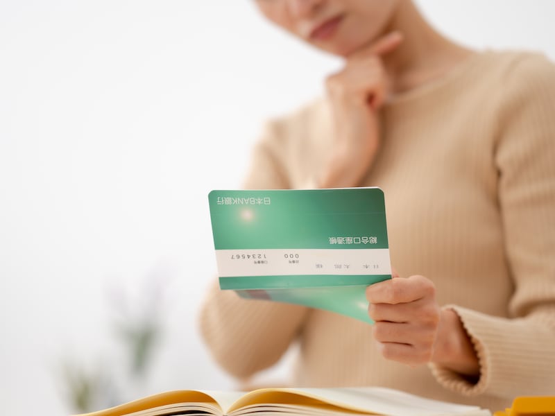 老後資金は「貯蓄」より「収入」が重要です。「年金カレンダー」で将来の収入を可視化しましょう。※画像出典:PIXTA