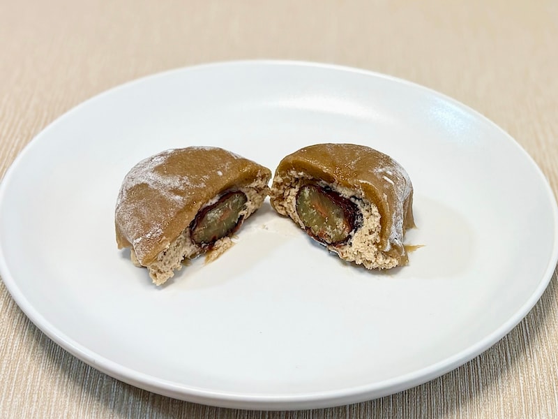栗のやさしい甘み×ふわふわ食感の大福は、至福のご褒美時間!