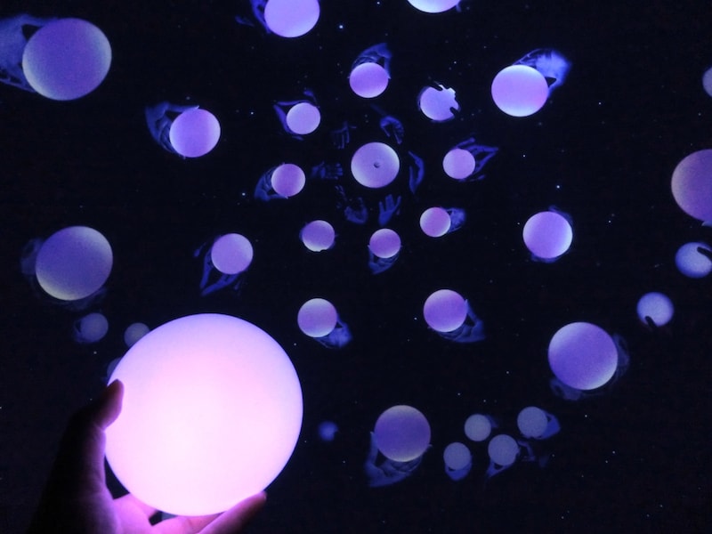 オランダ館では筆者が手にしている「オーブ」をかざすことにより、水と共生してきたオランダが今回提唱した“コモン・グラウンド”からの、持続可能な未来へ向けての様々な課題解決の道筋が示された。