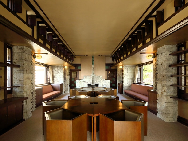 国指定重要文化財 ヨドコウ迎賓館（2階応接室）フランク・ロイド・ライト設計 ※画像提供：株式会社ヨドコウ