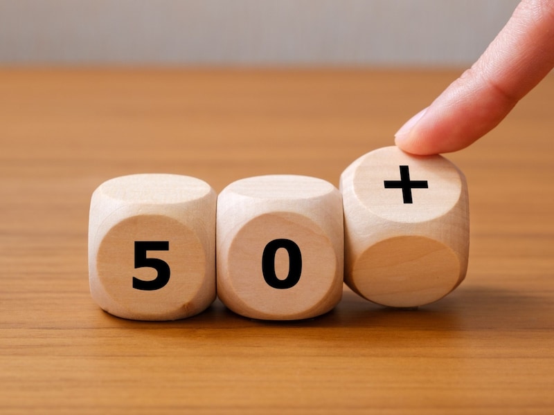 50代は人生の折り返し地点であり、「熟年離婚」決断の時!? ※画像:PIXTA