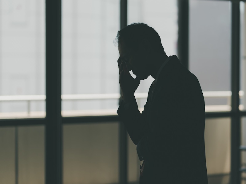 借金を返済しながらの生活にピリオドを打ちたいけれど…… ※画像：PIXTA