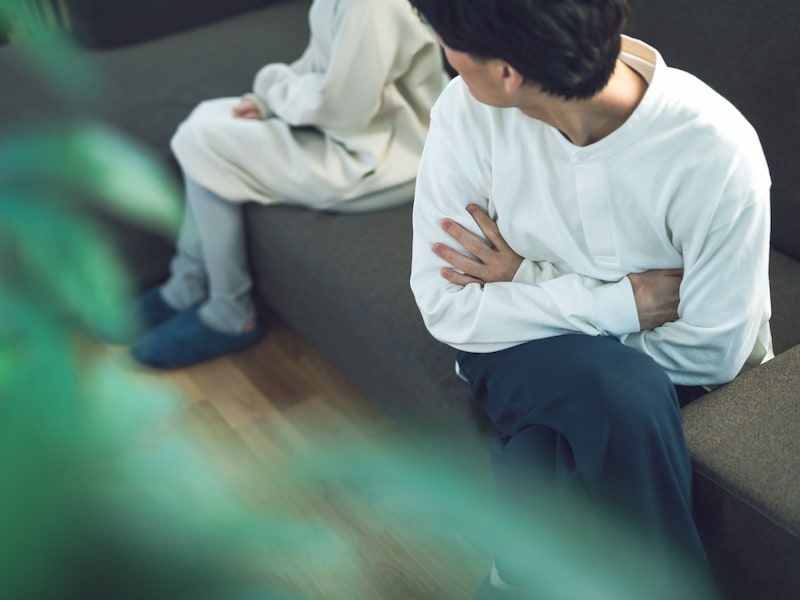 妻が1人で義母の介護をする中で、夫は不倫をしていた。問い詰めると夫の口から出たのは耳を疑う言葉だった…… ※画像：PIXTA