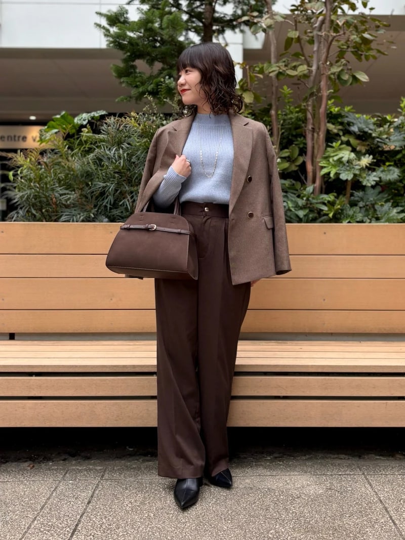 ジャケットのきれい見えコーデにもぴったりな配色です　出典：WEAR