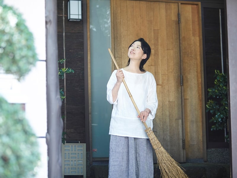 65歳以降は遺族年金と自分の年金をどう受け取る？（画像：PIXTA）