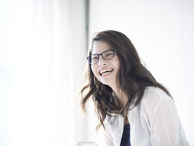 個人向け国債・固定3年を金利0.99%で100万円購入すると、半年後にもらえる利息はいくら?※画像:amanaimages