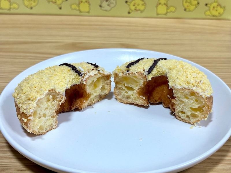 軽いシュー生地に、カリカリっとしたコーティングが絶妙にマッチ！  