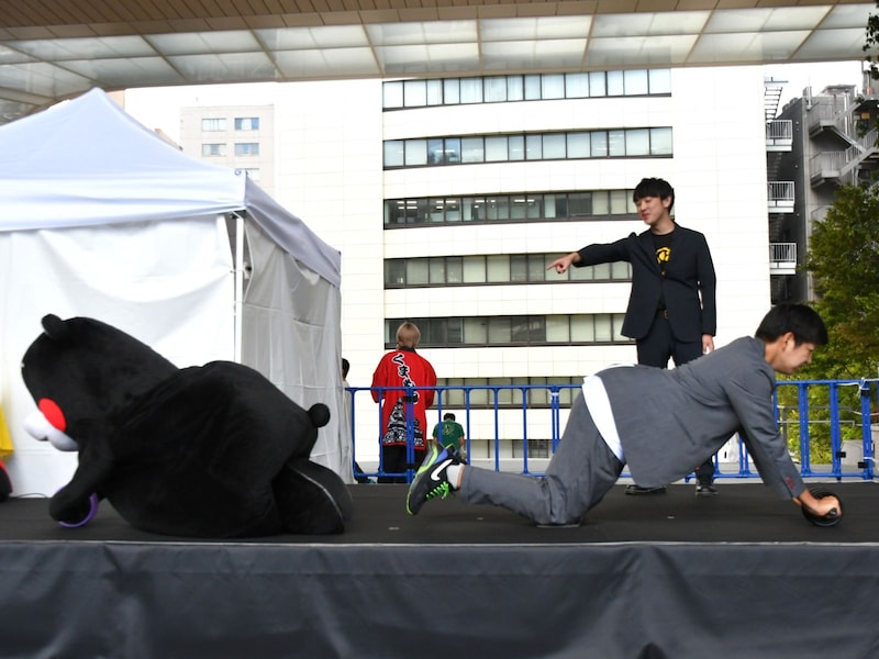 楽しかったモン＝10月8日、東京都中央区