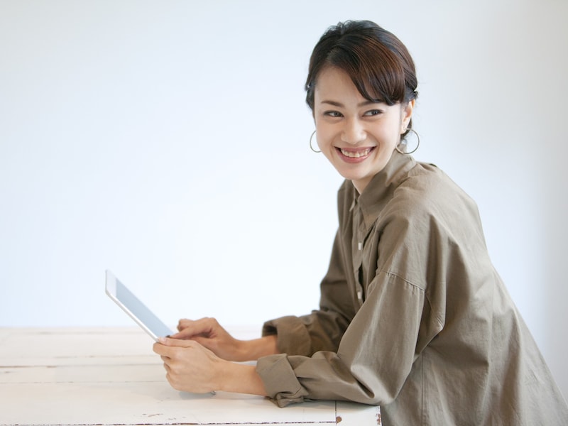 ゆうちょ銀行の定期貯金、10万円・100万円で利息はいくら違う？※画像：amanaimages