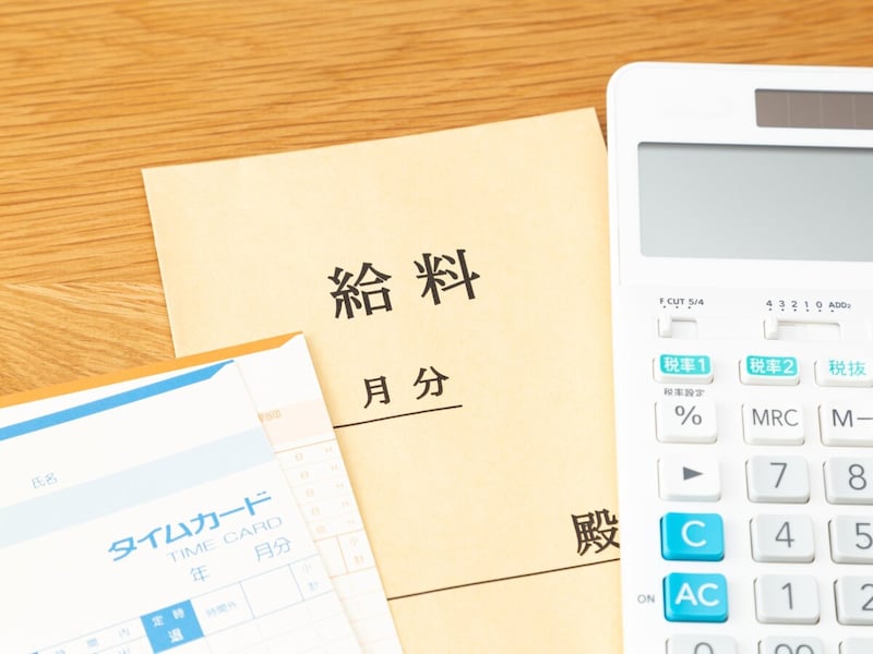 時給が上がるため、社会保険に加入したほうがいい？（画像：PIXTA）