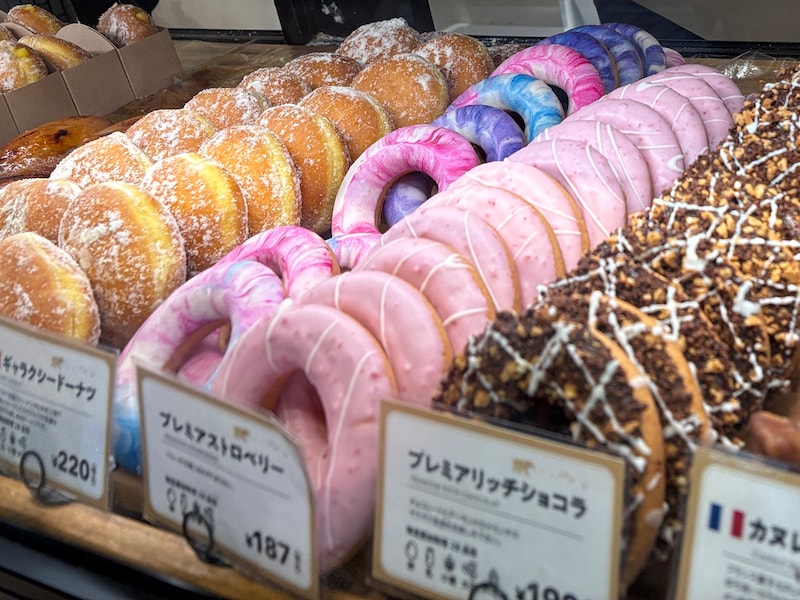 「ギャラクシードーナツ」は好きなカラーを選ばせてくれました！（筆者撮影）