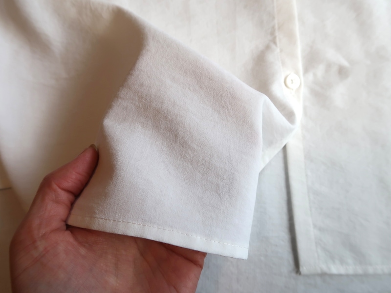しわになりにくいうえ、白でも透けにくい素材が高ポイント