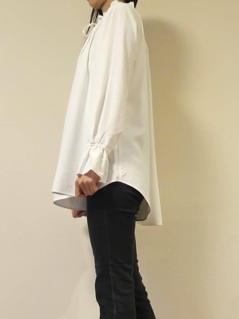 ヒップまで隠れるロング丈で気になる箇所も自然にカバー