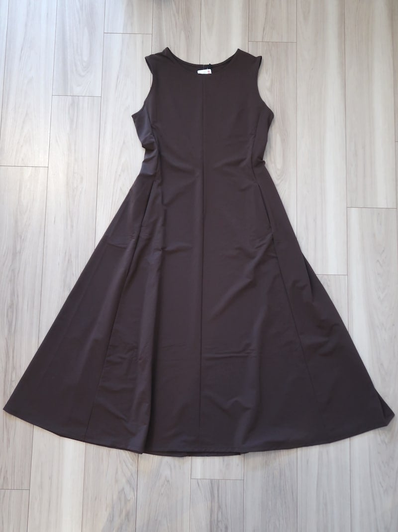 濡れてもすぐ乾く素材のため、使い勝手が抜群でした