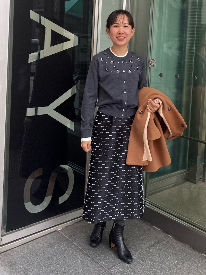 【OKコーデ】ビジューつきトップスは一枚で様になります 出典:WEAR